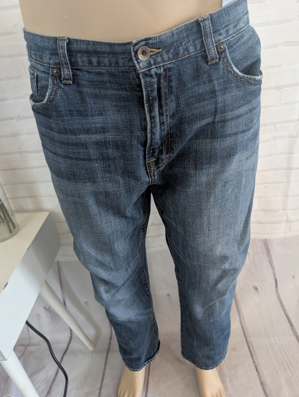 Lucky Brand Men's  Blue Relaxed Jeans 38x30